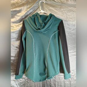 Queen Zip Up Set Hoodie and Jogger pants size medium Brand love like new